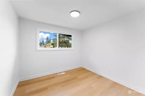 Bedroom - 2422 Larlin Dr, Everett, WA 98203 photo 1 of 5
