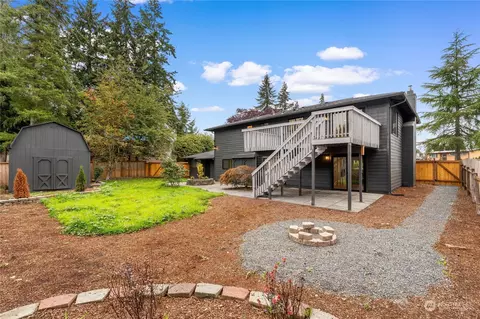 Exterior - 2422 Larlin Dr, Everett, WA 98203 photo 4 of 7