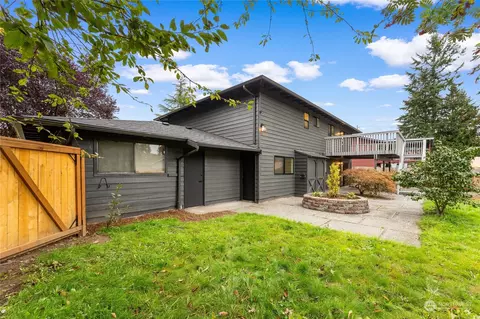 Exterior - 2422 Larlin Dr, Everett, WA 98203 photo 7 of 7