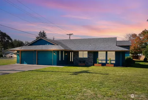 216 S Park St, Oakville, WA 98568
