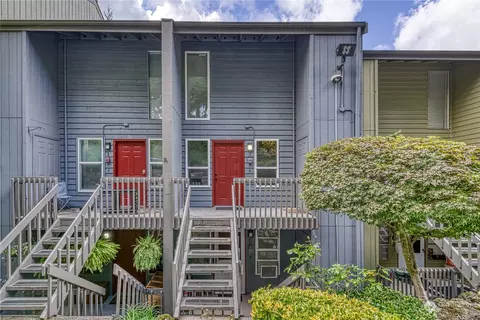 500 N National Ave #28, Bremerton, WA 98312