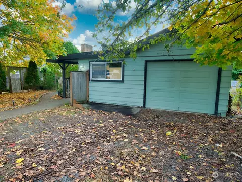 20713 1st Pl S, Des Moines, WA 98198