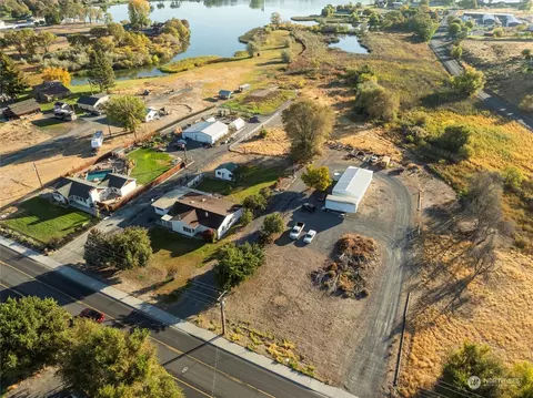 3253 NE Valley Rd, Moses Lake, WA 98837