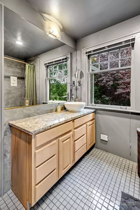 2111 22nd Ave E, Seattle, WA 98112 photo 27
