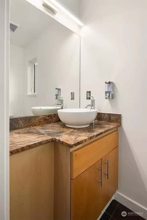Bath - 119 27th Ave E #A, Seattle, WA 98112 photo 4 of 4