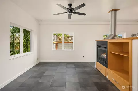 Living - 119 27th Ave E #A, Seattle, WA 98112 photo 2 of 5