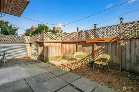 Exterior - 119 27th Ave E #A, Seattle, WA 98112 photo 3 of 3