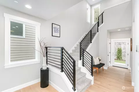 Entry Way - 20214 94th Dr NE, Bothell, WA 98011 photo 3 of 4