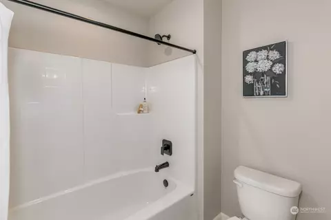 Bath - 20214 94th Dr NE, Bothell, WA 98011 photo 5 of 6