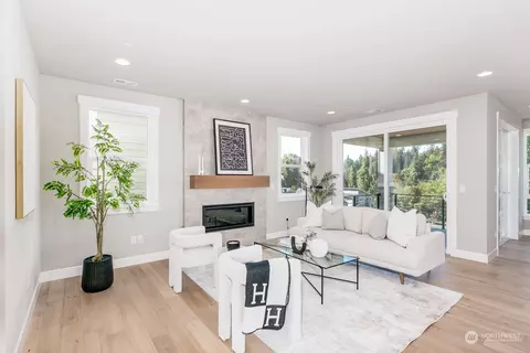 Living - 20214 94th Dr NE, Bothell, WA 98011 photo 2 of 4