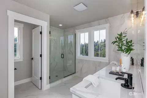 Bath - 20214 94th Dr NE, Bothell, WA 98011 photo 3 of 6