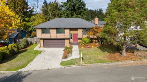 1640 S 255th Pl, Des Moines, WA 98198