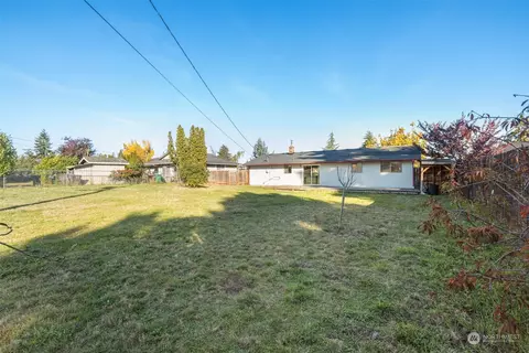 Exterior - 419 W Hemlock St, Sequim, WA 98382 photo 8 of 10