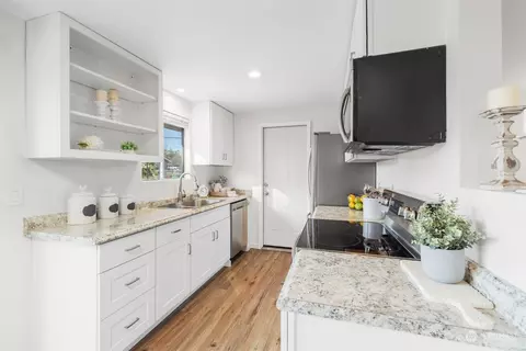 Kitchen - 419 W Hemlock St, Sequim, WA 98382 photo 1 of 5