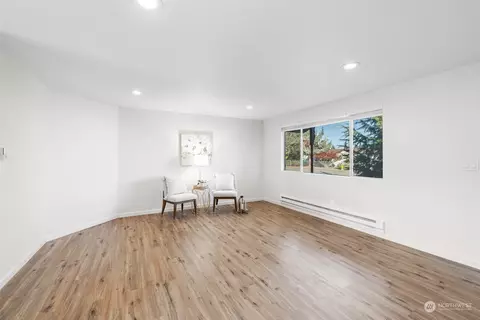 Living - 419 W Hemlock St, Sequim, WA 98382 photo 3 of 4