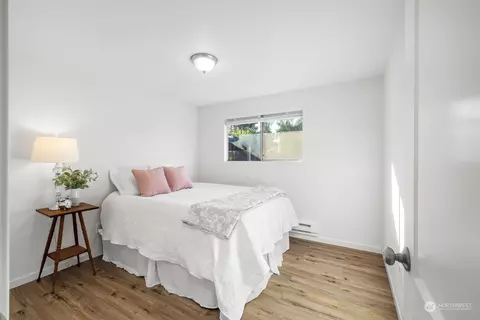 Bedroom - 419 W Hemlock St, Sequim, WA 98382 photo 1 of 6