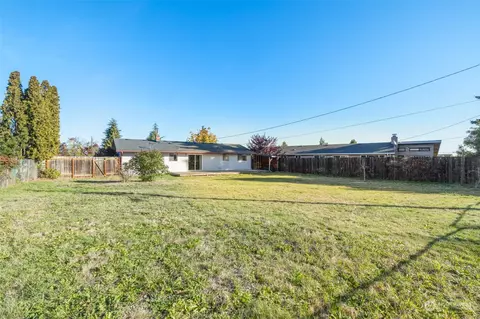 Exterior - 419 W Hemlock St, Sequim, WA 98382 photo 9 of 10
