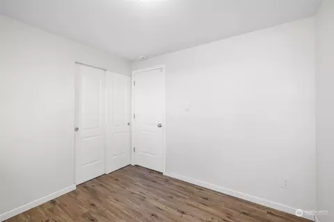 Bedroom - 419 W Hemlock St, Sequim, WA 98382 photo 6 of 6