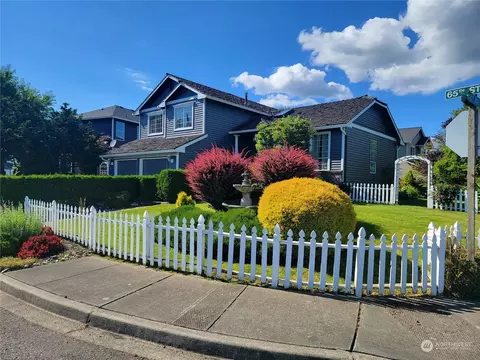 5747 65th St NE, Marysville, WA 98270