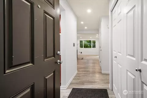 Entry Way - 13011 E Gibson Rd #P228, Everett, WA 98204 photo 1 of 1