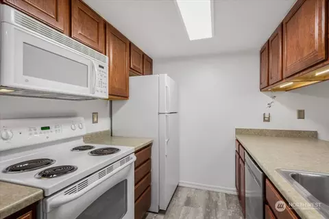 Kitchen - 13011 E Gibson Rd #P228, Everett, WA 98204 photo 2 of 2