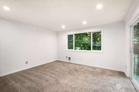 Living - 13011 E Gibson Rd #P228, Everett, WA 98204 photo 3 of 4