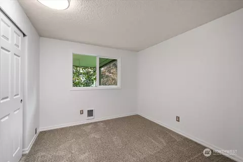 Bedroom - 13011 E Gibson Rd #P228, Everett, WA 98204 photo 4 of 5
