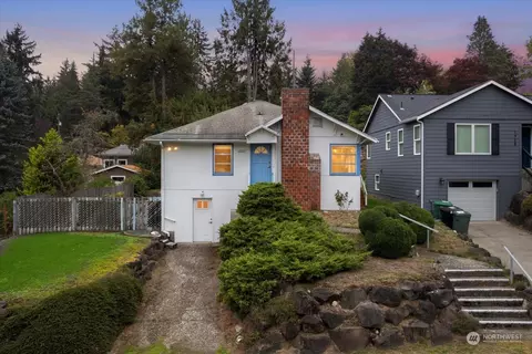 1722 NE 104th St, Seattle, WA 98125