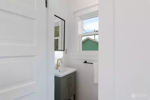 Bath - 1705 Colby Ave, Everett, WA 98201 photo 1 of 3