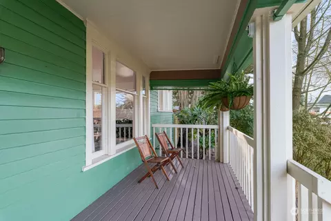 Exterior - 1705 Colby Ave, Everett, WA 98201 photo 3 of 9