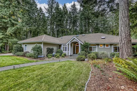 8821 Hudson Ct NE, Bainbridge Island, WA 98110