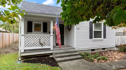 313 N Kelsey St, Monroe, WA 98272