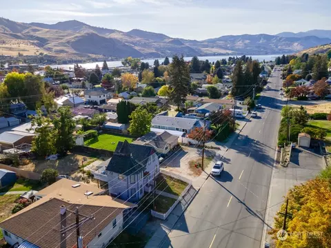 130 E Gibson Ave, Chelan, WA 98816 photo 2