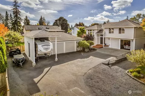 212 Hubbard Rd, Lynnwood, WA 98036