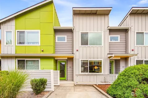 896 SW 96th Pl, Seattle, WA 98106