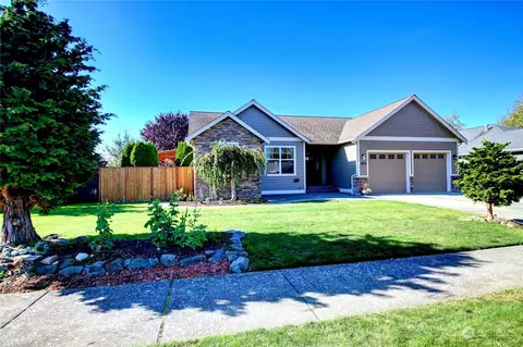 923 W Park St, Lynden, WA 98264