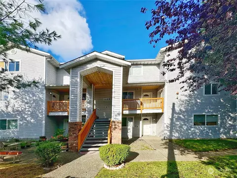 1129 W Casino Rd #6, Everett, WA 98204