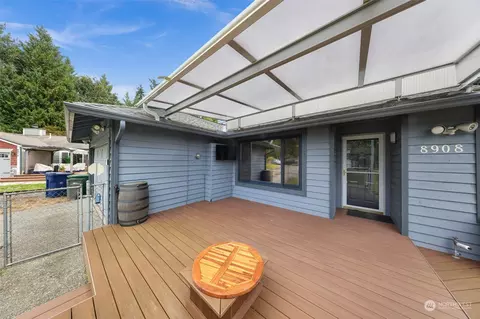 8908 10th Pl SE, Lake Stevens, WA 98258
