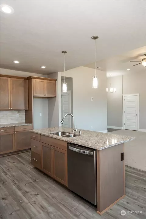Kitchen - 1102 E Cascade St, Othello, WA 99344 photo 5 of 6