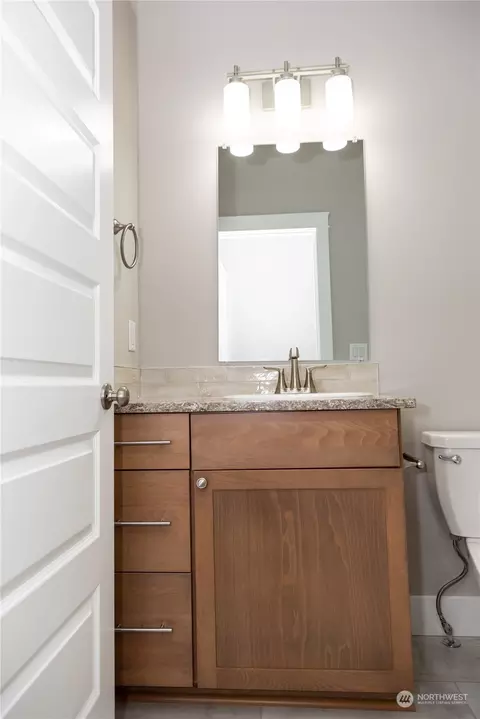 Bath - 1102 E Cascade St, Othello, WA 99344 photo 6 of 8