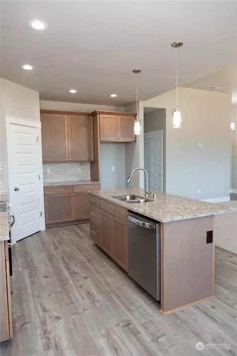 Kitchen - 1102 E Cascade St, Othello, WA 99344 photo 1 of 6