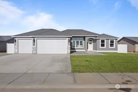 1317 E Cascade St, Othello, WA 99344 photo 3