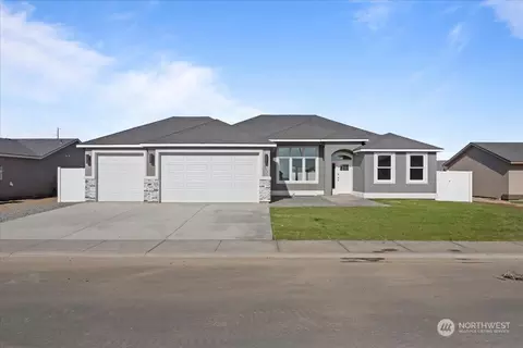 1317 E Cascade St, Othello, WA 99344