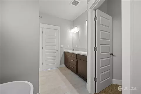 1317 E Cascade St, Othello, WA 99344 photo 6