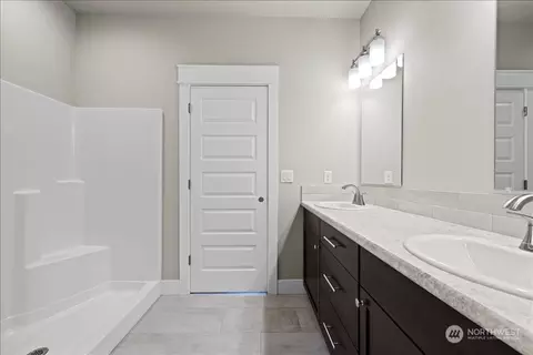1317 E Cascade St, Othello, WA 99344 photo 8