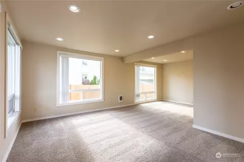 4326 Terrace Dr, Everett, WA 98203 photo 6