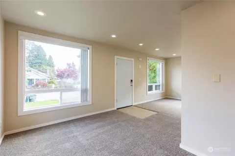 4326 Terrace Dr, Everett, WA 98203 photo 4