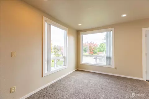 4326 Terrace Dr, Everett, WA 98203 photo 3