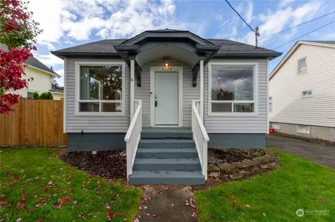4326 Terrace Dr, Everett, WA 98203 photo 2