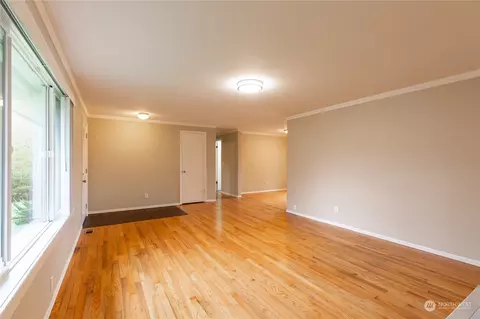 Living - 2105 Bedal Ln, Everett, WA 98208 photo 3 of 5